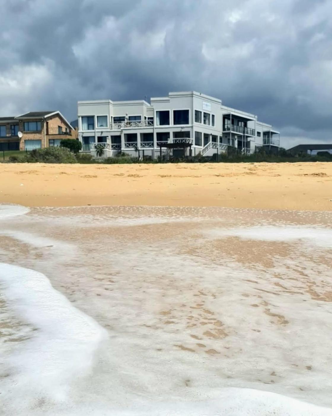 On The Beach Guesthouse Jeffreys Bay Exteriér fotografie